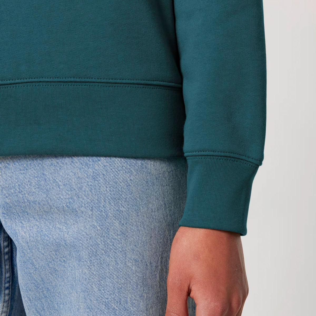 Surf Deluxe sweatshirt in Stargazer — model front
